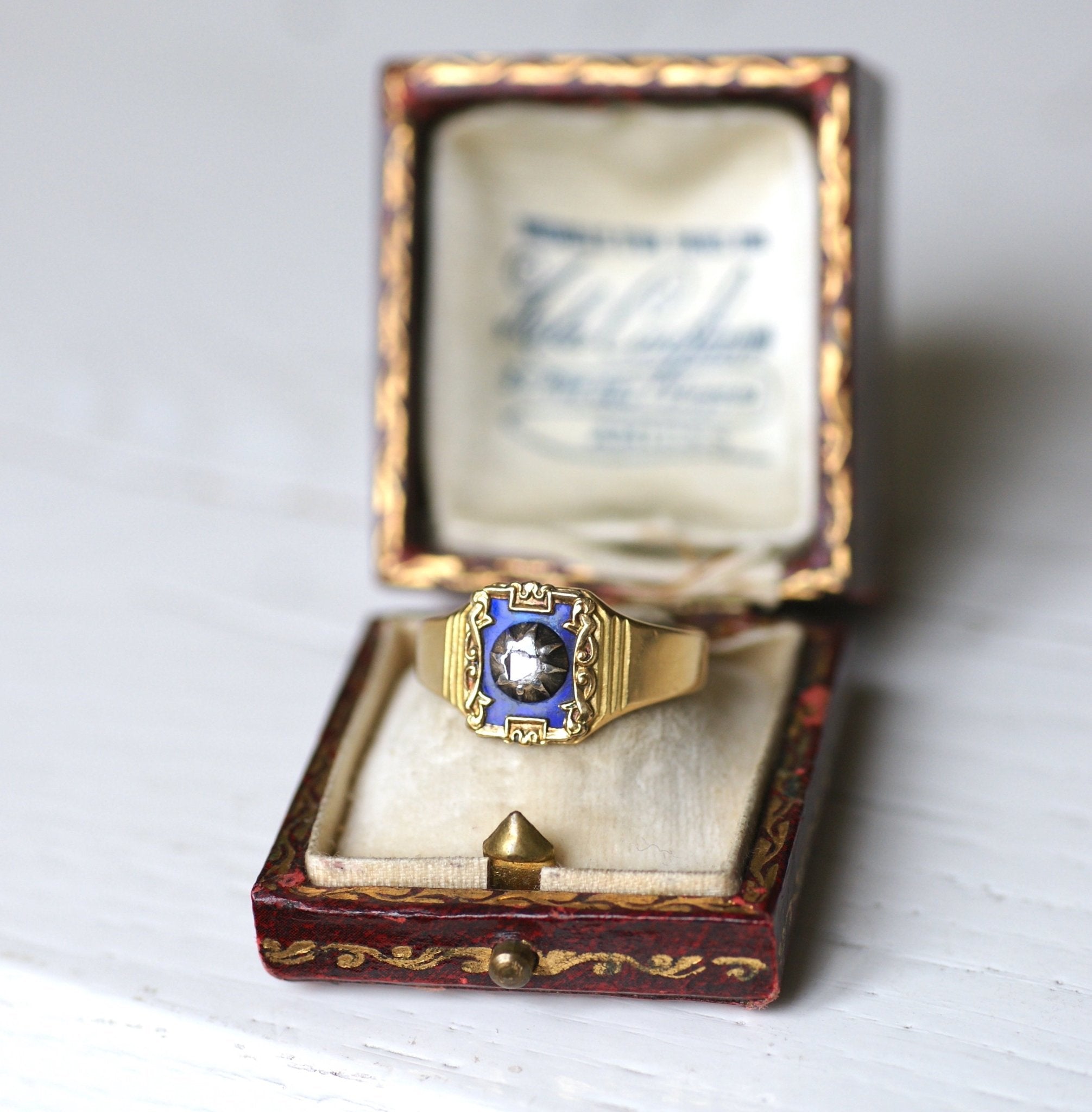 シグネットリング：起源、意味、象徴｜Galerie Pénélope ギャルリー・ペネロペ