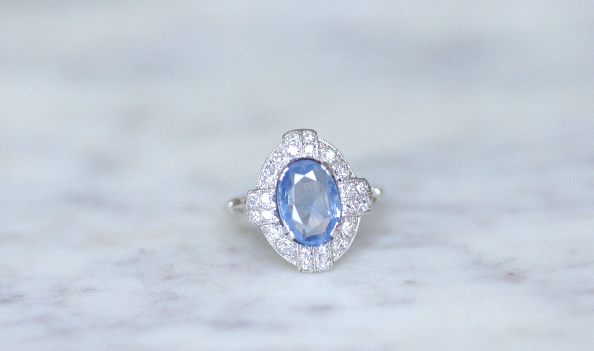 セイロン産サファイアとダイヤモンドのアール・デコ調リング｜Galerie