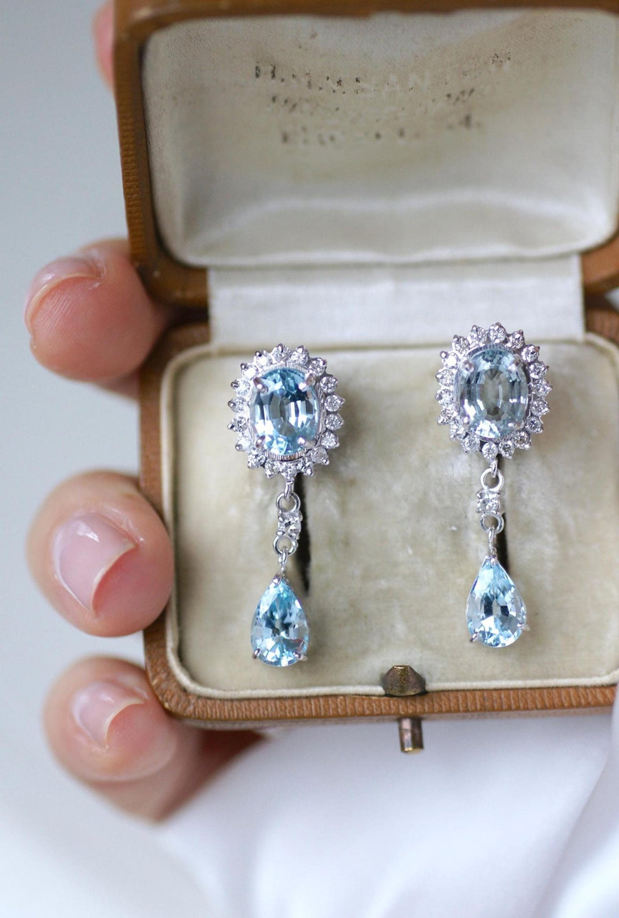 ブルートパーズとダイヤモンドのドロップピアス、ホワイトゴールド - Galerie Pénélope
