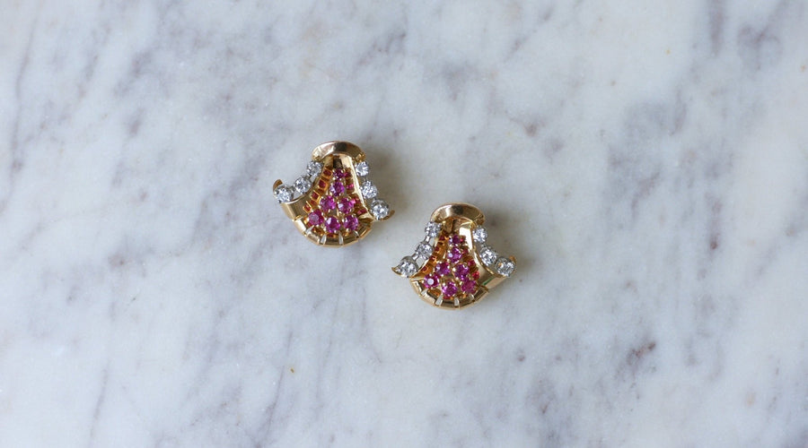 レトロなローズゴールド、ルビーとダイヤモンドのピアス - Galerie Pénélope