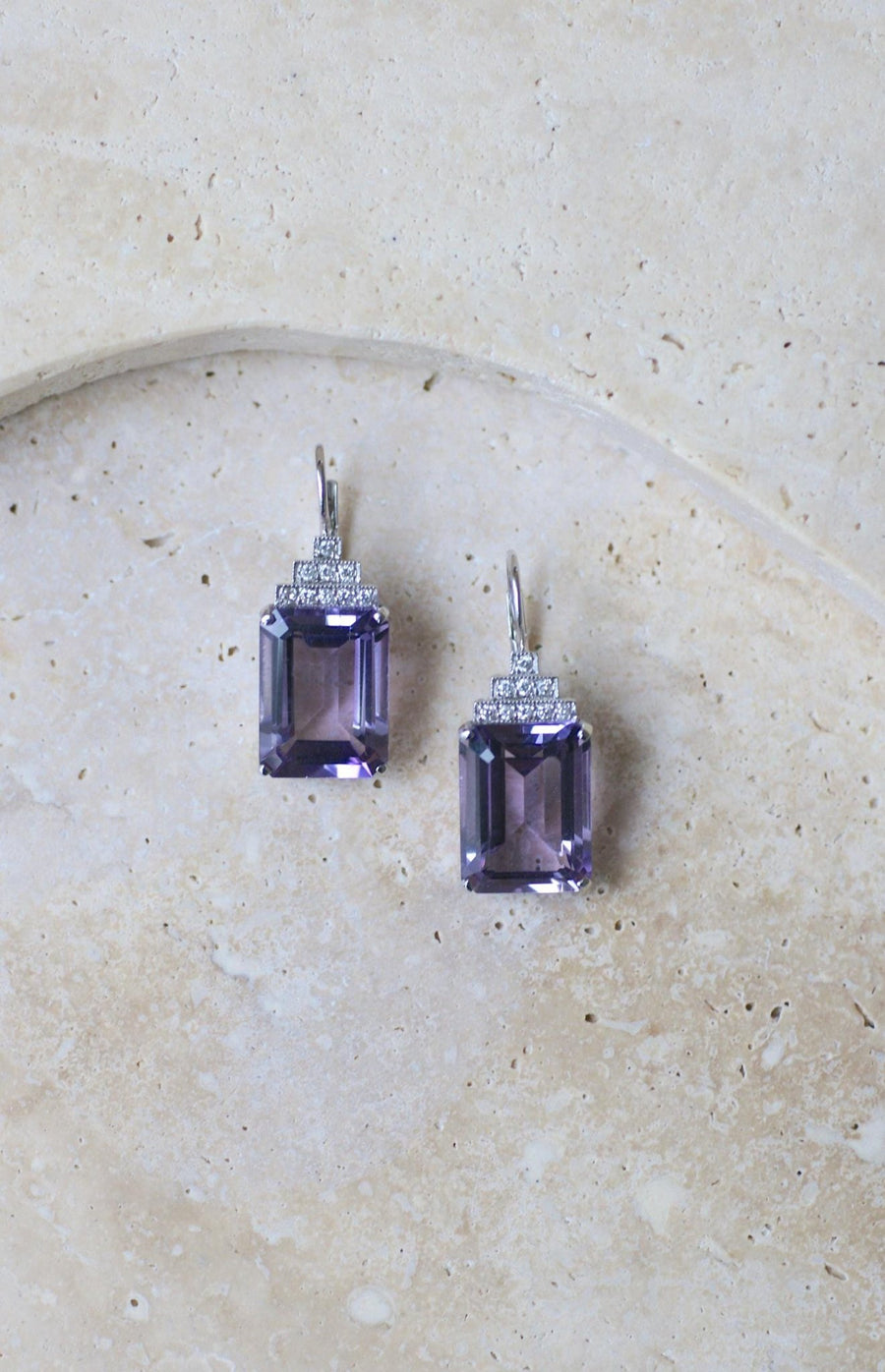アメシストとダイヤモンドのアール・デコ調ピアス - Galerie Pénélope