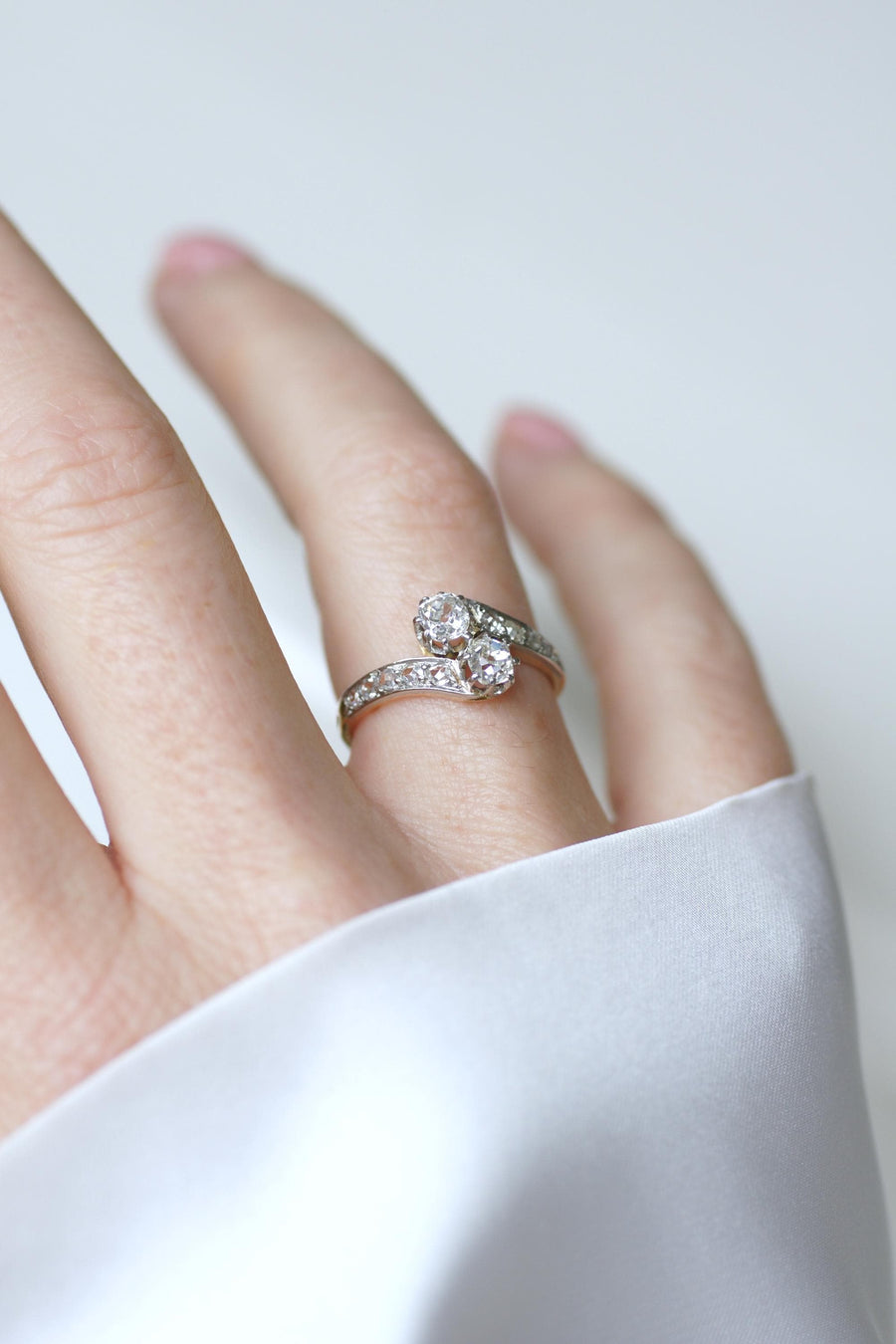 アンティーク トワ・エ・モワ リング イエローゴールドとプラチナにダイヤモンド