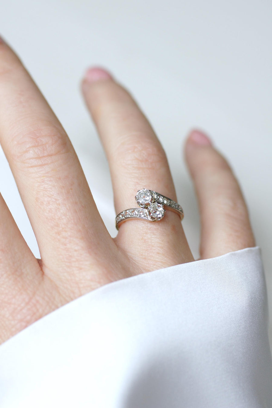 アンティーク トワ・エ・モワ リング イエローゴールドとプラチナにダイヤモンド