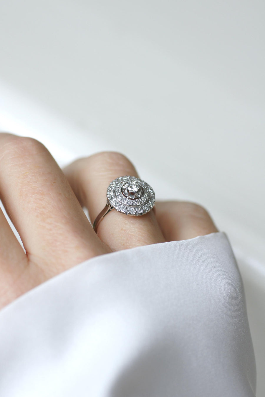 アールデコ・ダブル・エンタテインメント・ダイヤモンド・ターゲット・リング 0.60Ct ホワイトゴールド/プラチナ