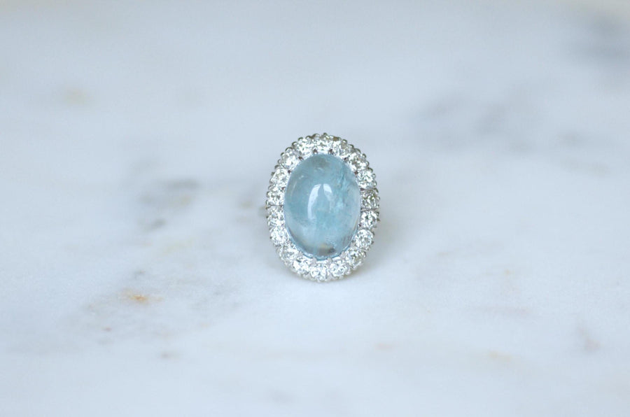 アクアマリンとダイヤモンドのカボション、ゴールドとプラチナのアール・デコ調デイジー・リング