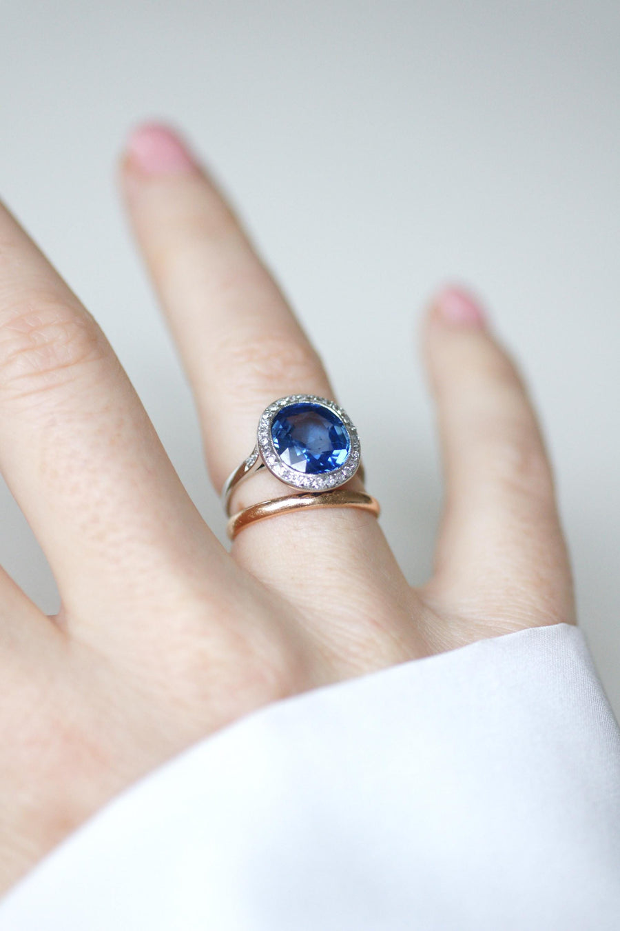 アールデコ・ポンパドール・リング プラチナに非加熱セイロンサファイア4.30カラットとダイヤモンド