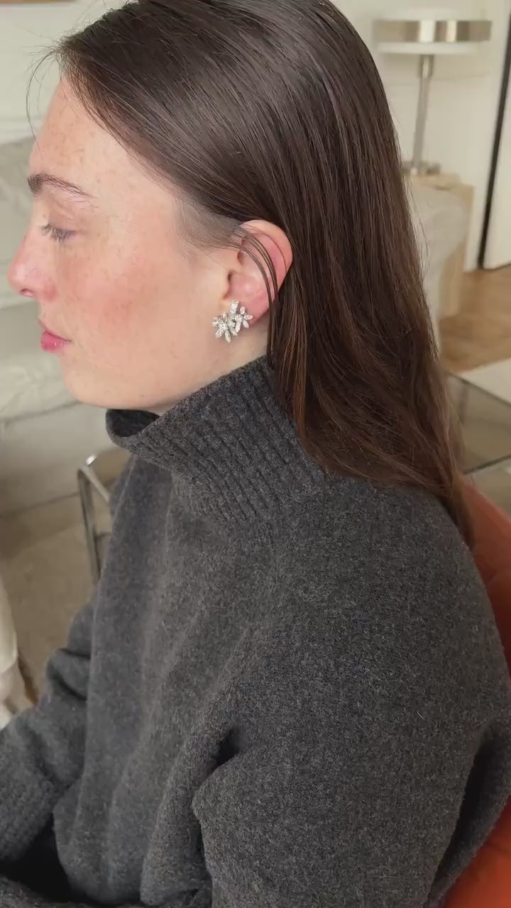 ギレマン＆スレーヌ レトロ・フラワー・ピアス ダイヤモンド ナベット＆バゲット 8,00カラット ホワイトゴールド＆プラチナ