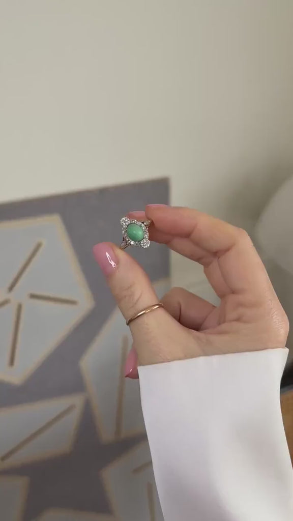 イエローゴールドとプラチナ、0.75カラットのダイヤモンドに囲まれたベル・エポックのターコイズ・リング