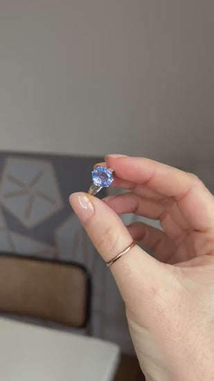 アールデコ風リング、無加熱セイロンサファイア3.40カラット、プラチナ台座にダイヤモンド