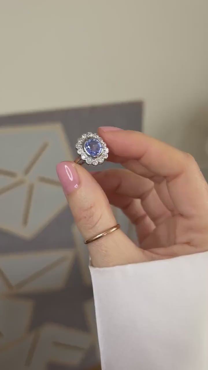 アール・デコ調ポンパドール・リング プラチナにセイロン産サファイア2.80カラットとダイヤモンド