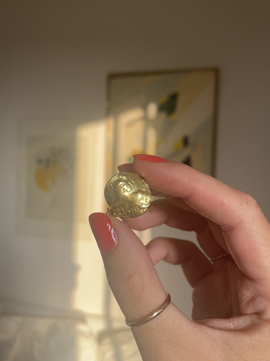 大きなアールヌーボーの女性用プレートリング