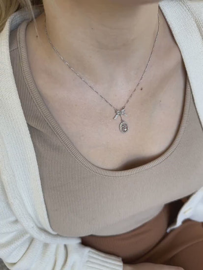 アールデコ調のゴールドとダイヤモンドのペンダント