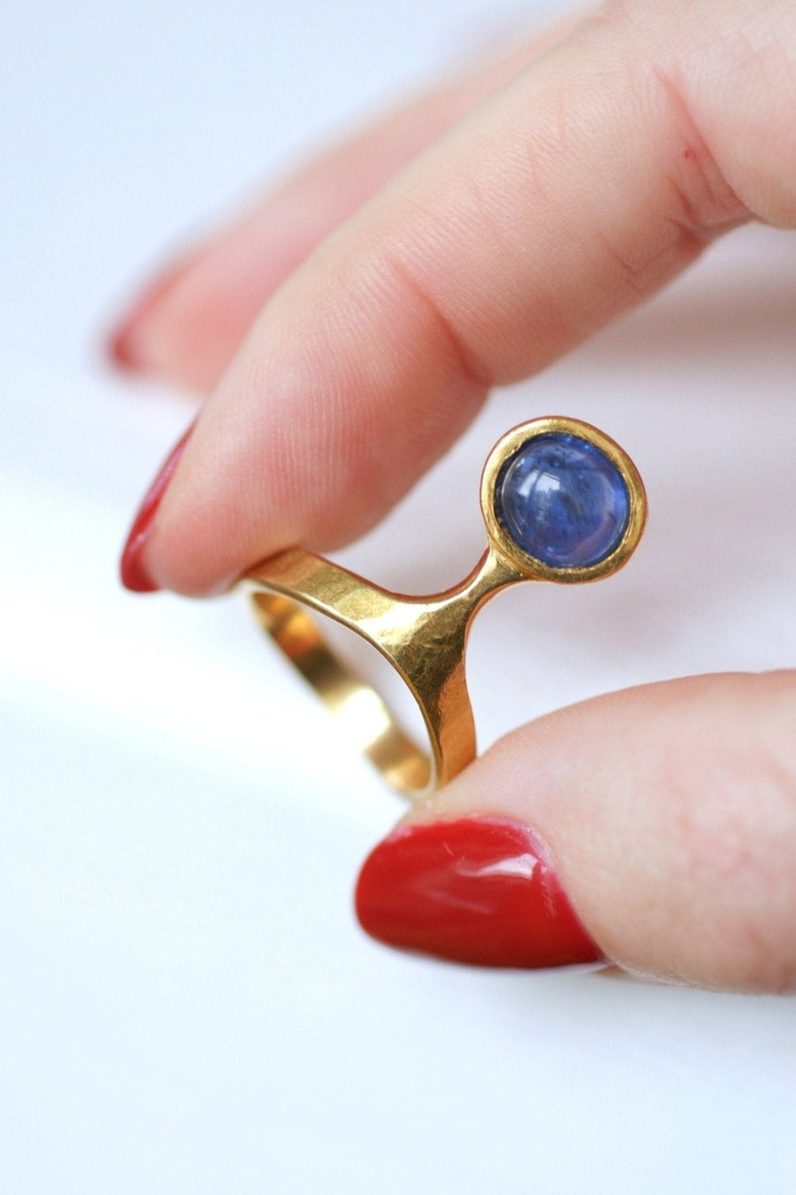 70s Burmese Sapphire Ring by Costanza - ペネロペギャラリー