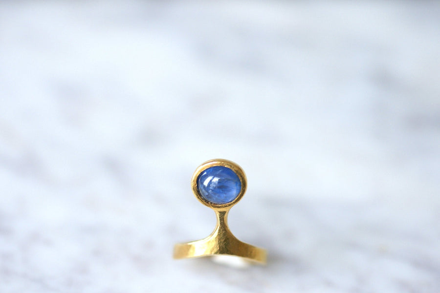70s Burmese Sapphire Ring by Costanza - ペネロペギャラリー