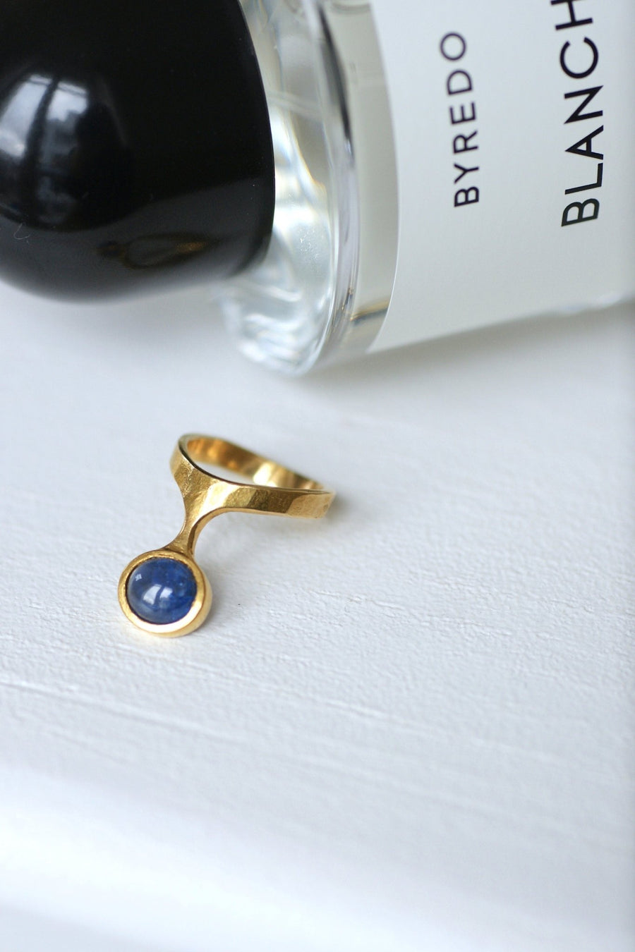 70s Burmese Sapphire Ring by Costanza - ペネロペギャラリー