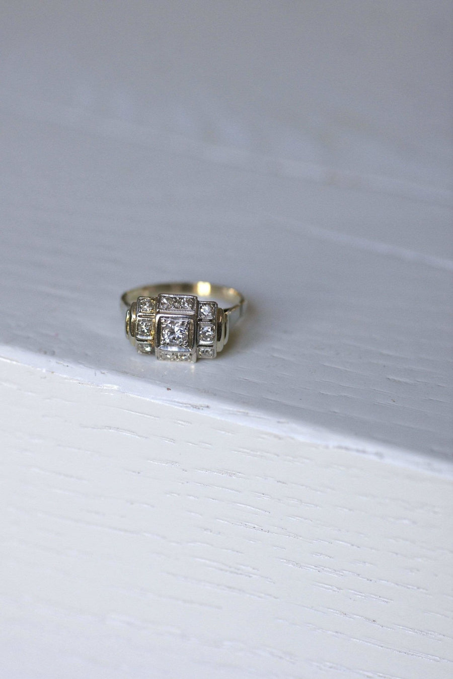 アールデコ調のプラチナとダイヤモンドのリング - Penelope Gallery
