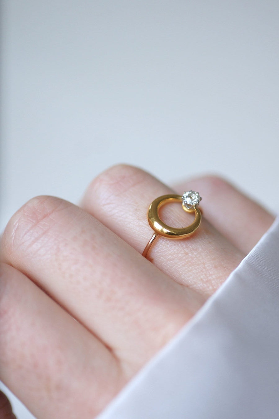 ダイヤモンドとゴールドの三日月リング - Galerie Pénélope