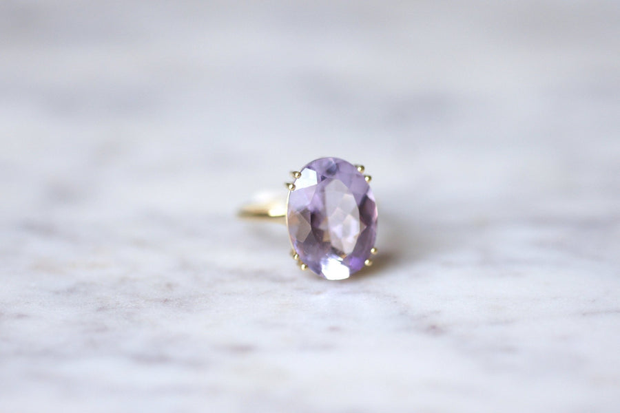 ヴィンテージ・アメジスト・オン・ゴールド・カクテルリング - Penelope Gallery