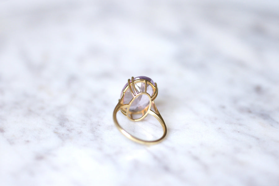 ヴィンテージ・アメジスト・オン・ゴールド・カクテルリング - Penelope Gallery