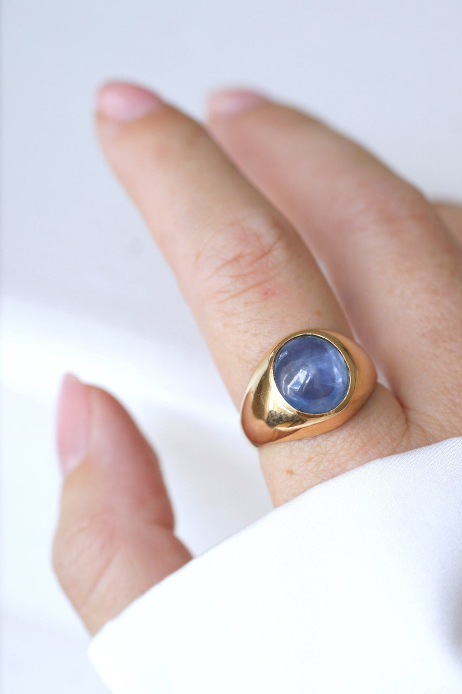 ヴィンテージ・イエローゴールド＆スターサファイアリング - Galerie Pénélope