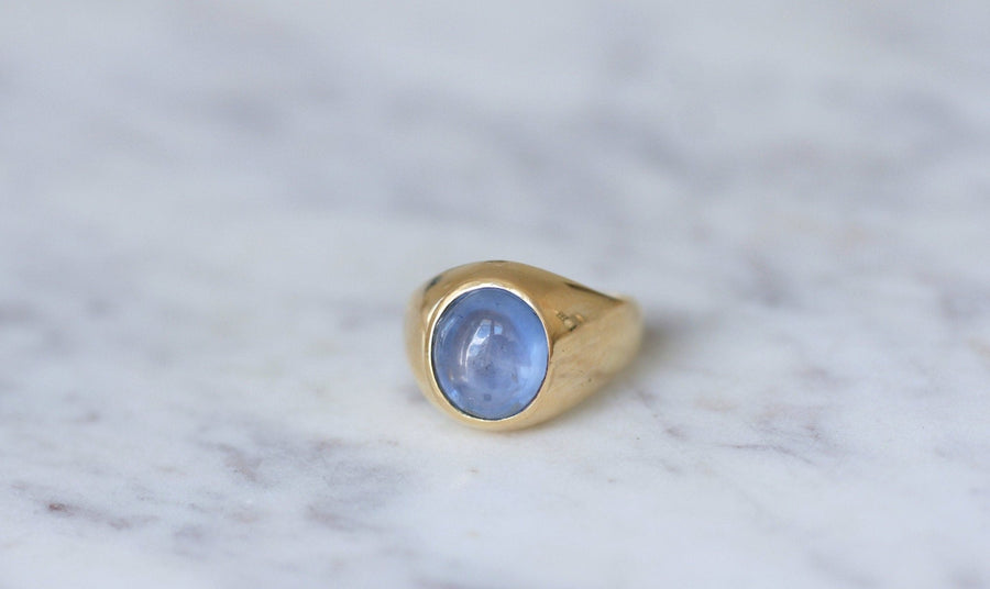 ヴィンテージ・イエローゴールド＆スターサファイアリング - Galerie Pénélope