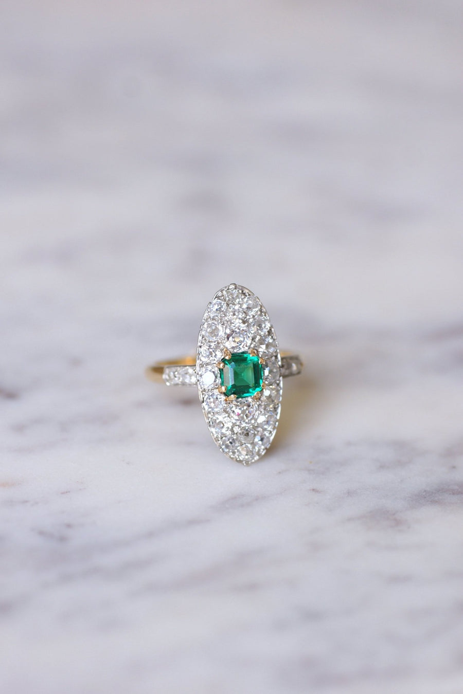 Marquise Belle Epoque エメラルドリング（ゴールド、プラチナにダイヤモンドをセット） - Galerie Pénélope