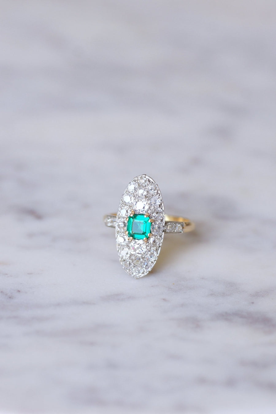 Marquise Belle Epoque エメラルドリング（ゴールド、プラチナにダイヤモンドをセット） - Galerie Pénélope