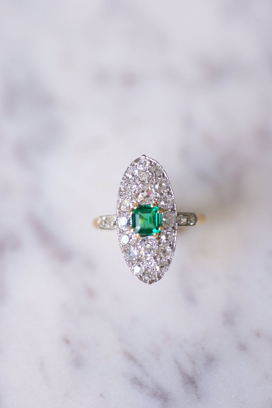 Marquise Belle Epoque エメラルドリング（ゴールド、プラチナにダイヤモンドをセット） - Galerie Pénélope