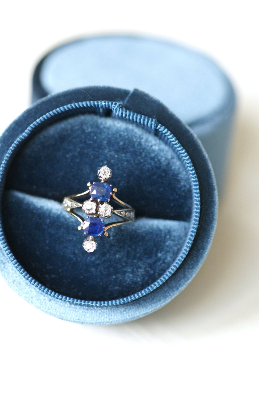 マーキースサファイアとダイヤモンドのリング - Galerie Pénélope