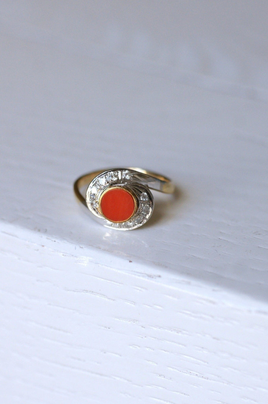 珊瑚とダイヤモンドのスワールリング - Galerie Pénélope