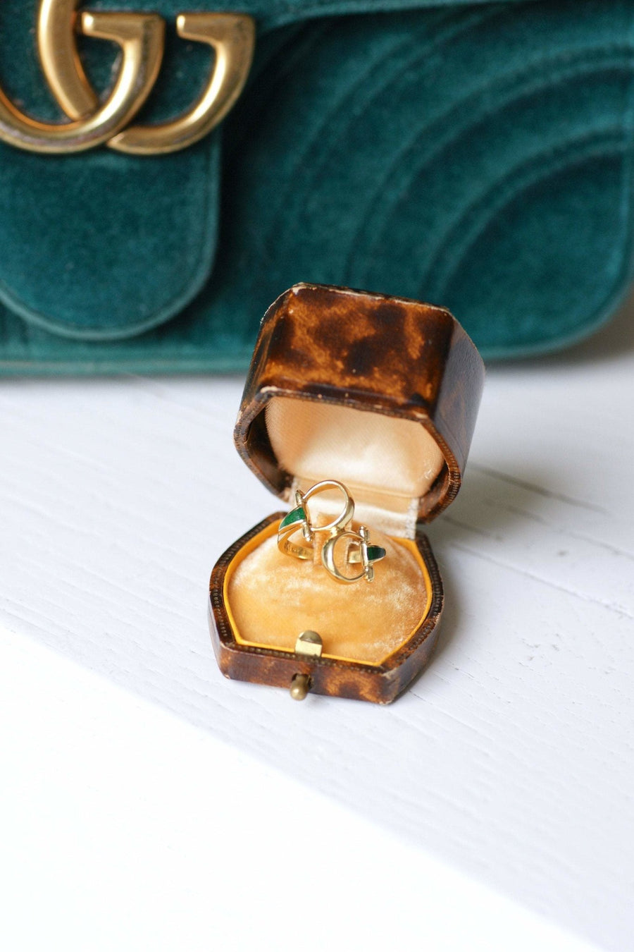 ヴィンテージ グッチ イエローゴールド＆グリーンエナメル リング、1970年代 - ペネロペ・ギャラリー