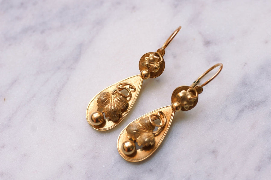 アンティークゴールド "vine leaf "スリーパーピアス - Penelope Gallery