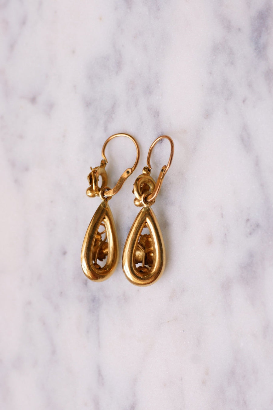 アンティークゴールド "vine leaf "スリーパーピアス - Penelope Gallery