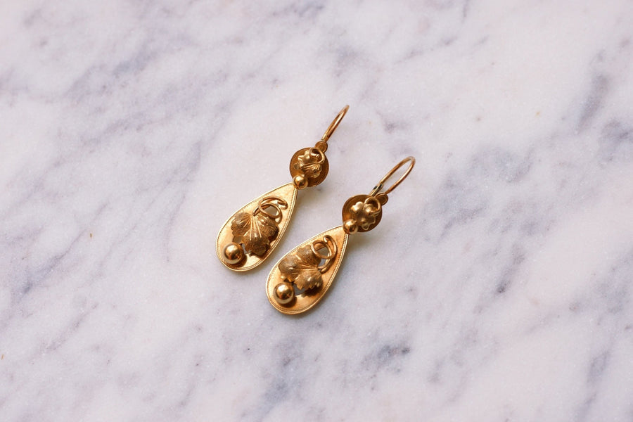 アンティークゴールド "vine leaf "スリーパーピアス - Penelope Gallery