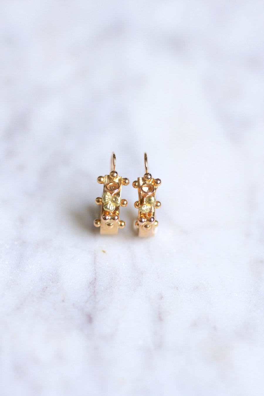 アンティークローズゴールドのフィッシュピアス - Penelope Gallery