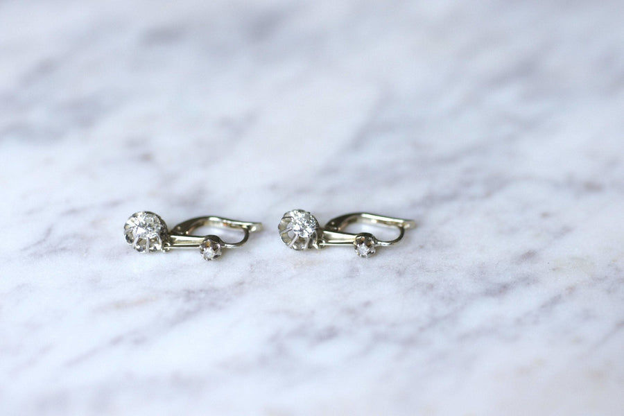 アンティークホワイトゴールドとダイヤモンドのスリーパーピアス - Penelope Gallery