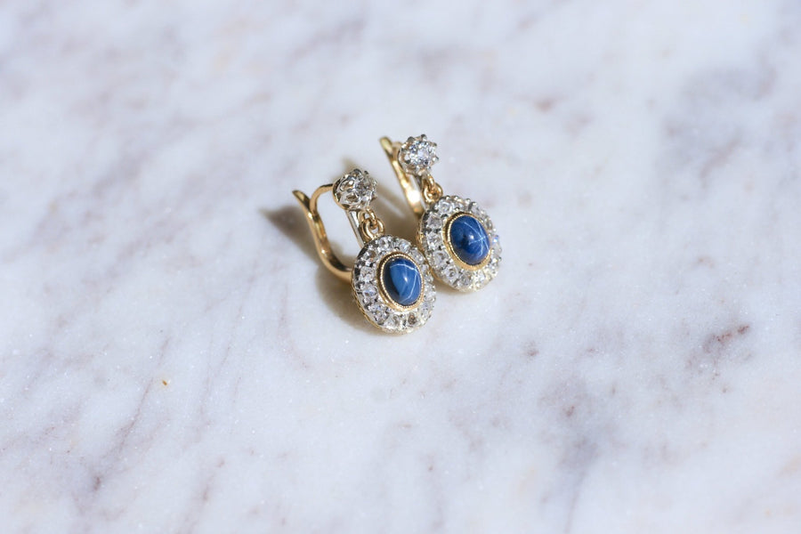 アンティークゴールド、プラチナ、ダイヤモンド、スターサファイアのスリーパーピアス - Galerie Pénélope