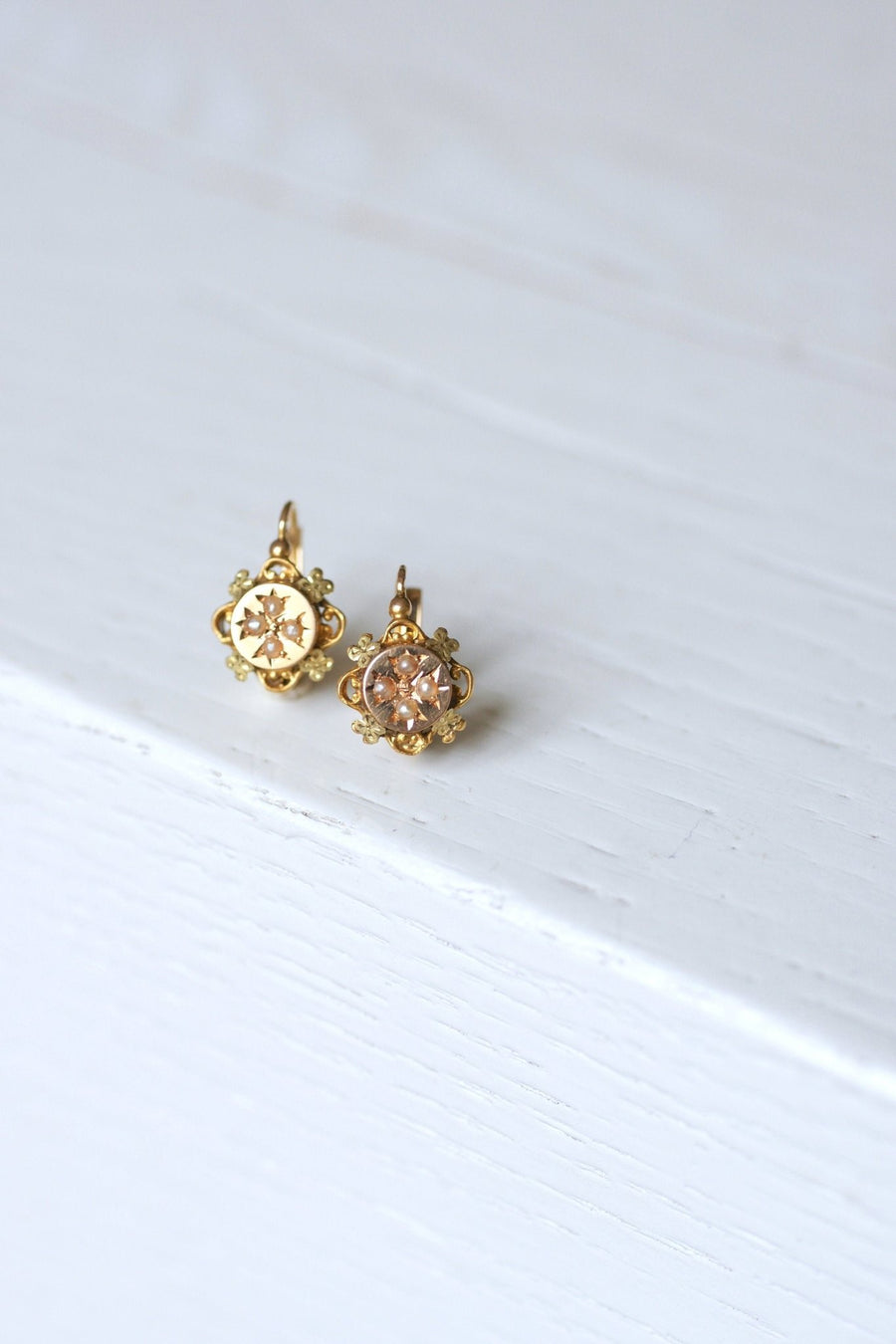アンティークピンクゴールドのスリーパーピアス - Penelope Gallery