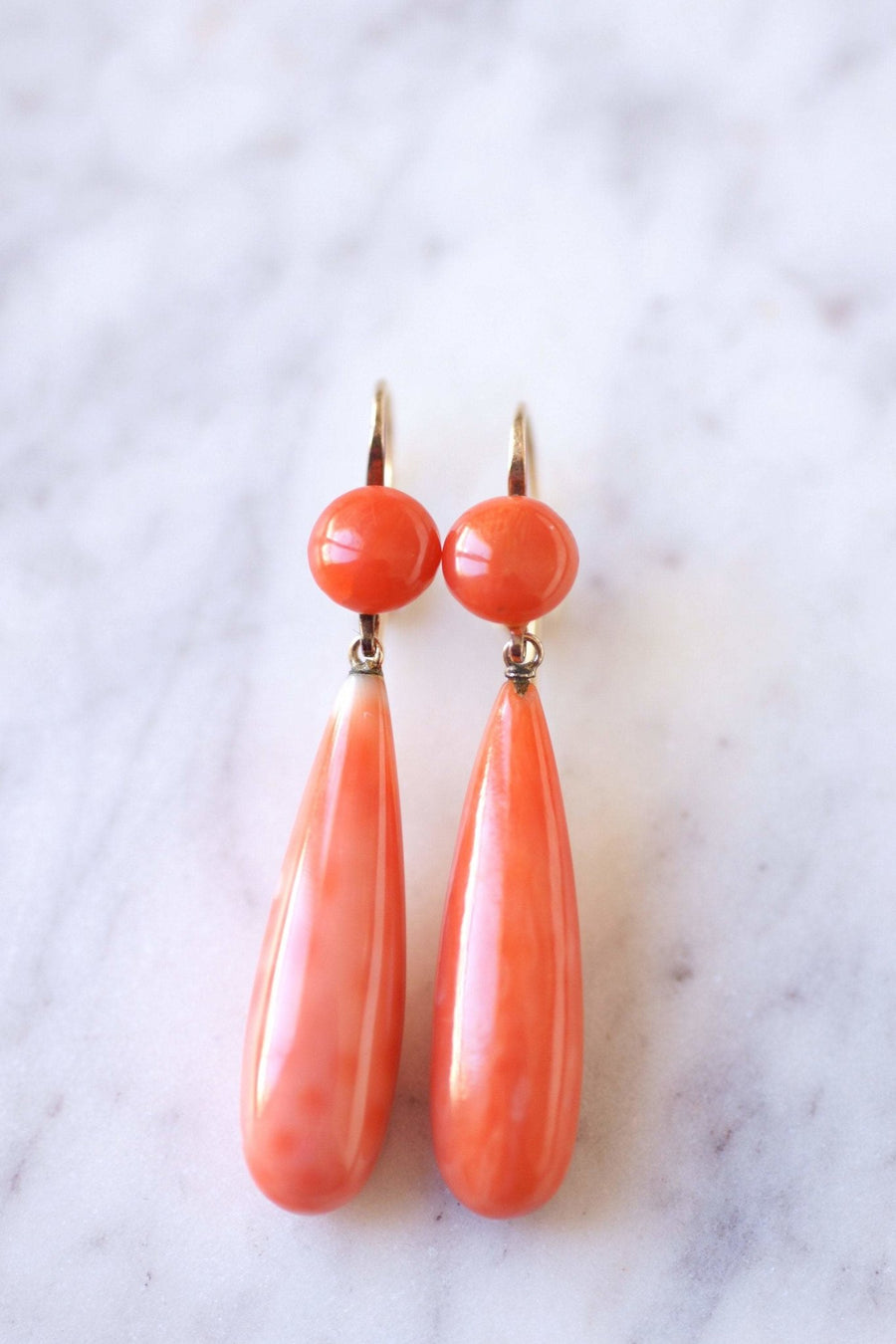 ゴールド＆コーラルドロップ アンティークスリーパーピアス - Penelope Gallery