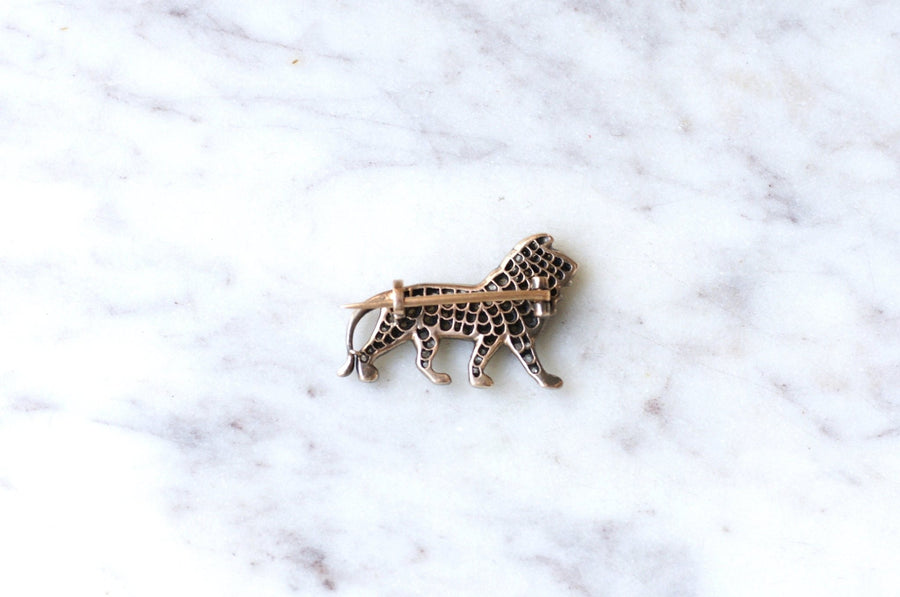 ダイヤモンド・ライオン・ブローチ - ペネロペ・ギャラリー