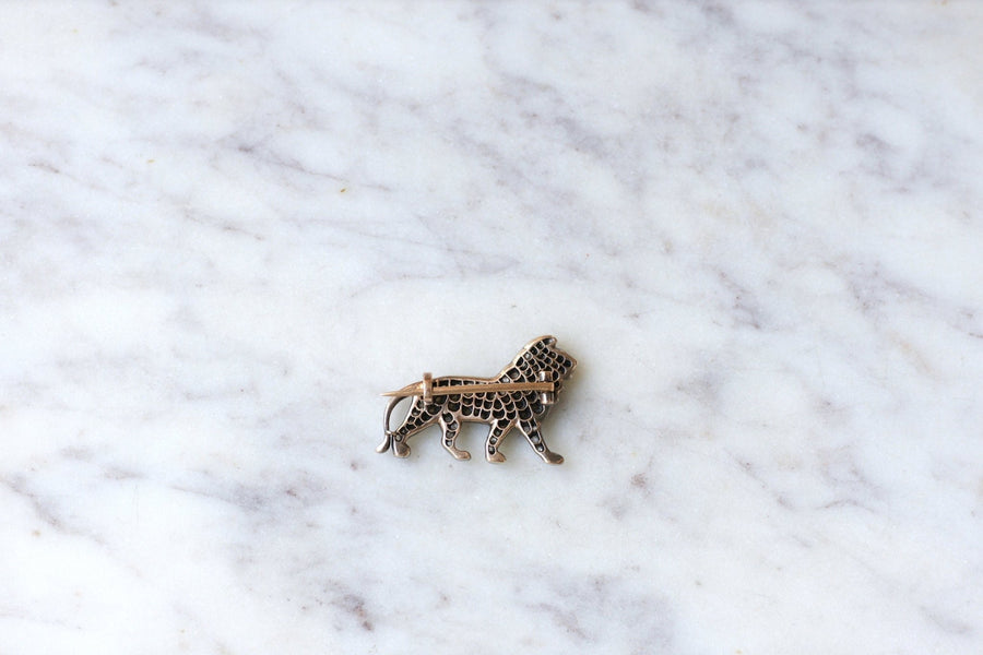 ダイヤモンド・ライオン・ブローチ - ペネロペ・ギャラリー