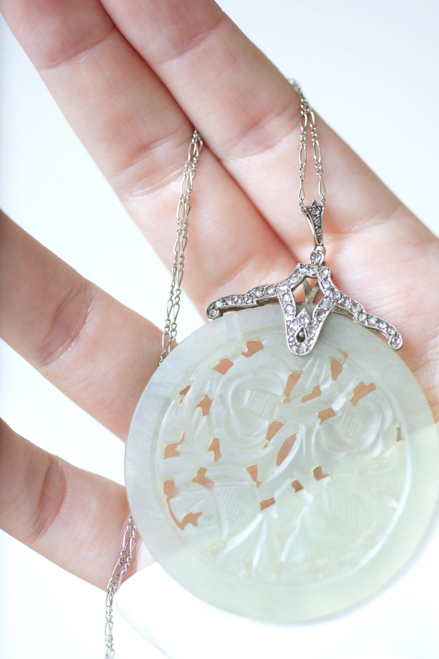 アール・デコのダイヤモンドと翡翠のネックレス - Galerie Pénélope