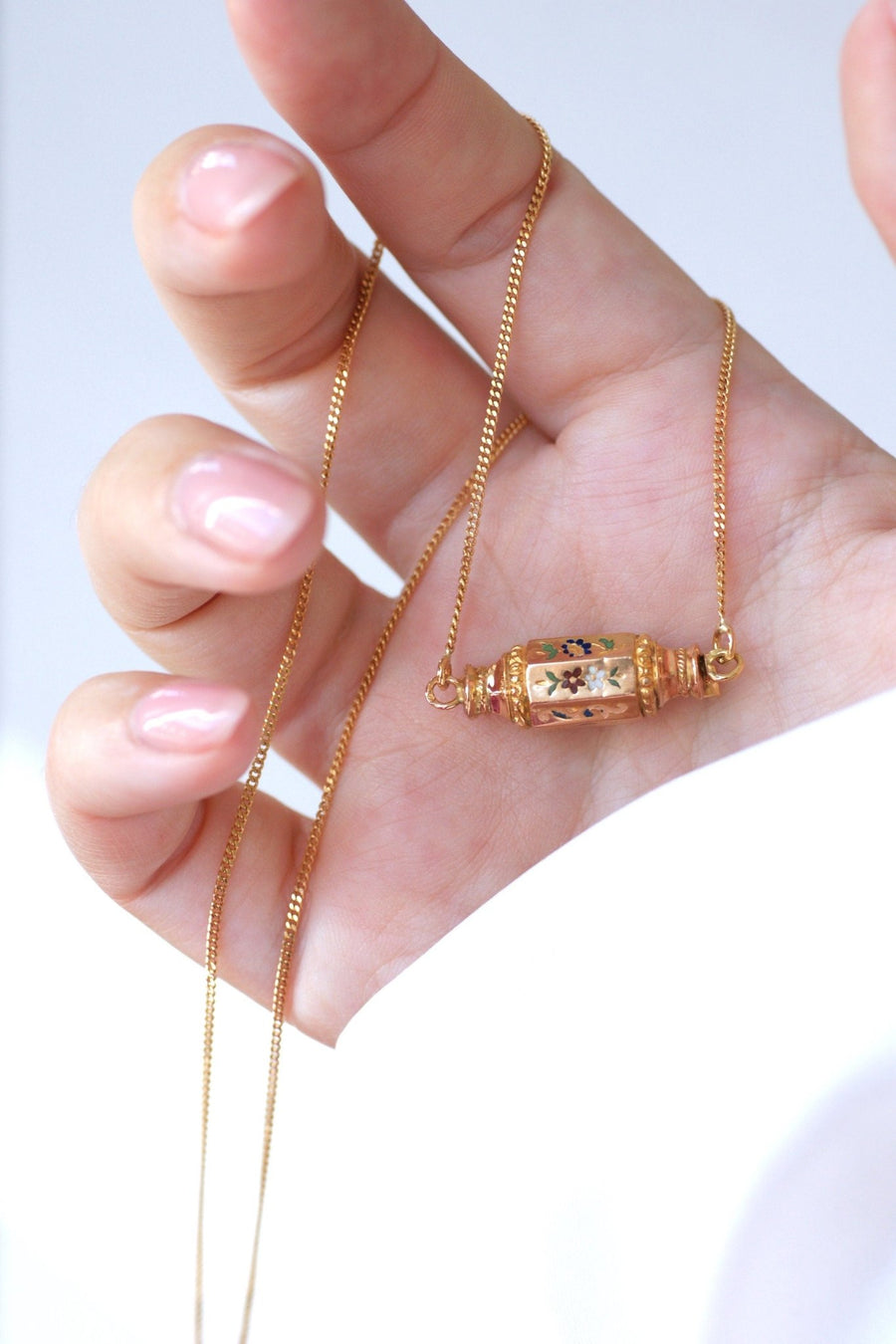 地方エナメルのクラスプ付きゴールドネックレス、19世紀 - Galerie Pénélope