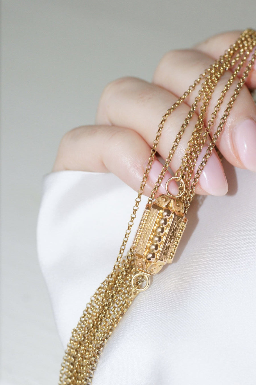 ゴールドバレルクラスプのネックレス - Galerie Pénélope