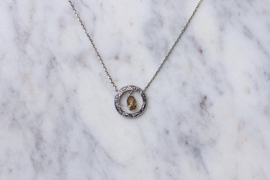 アールデコ調ソリティアホワイトゴールド＆シャンパンブラウンダイヤモンドネックレス 0.90Ct - Penelope Gallery