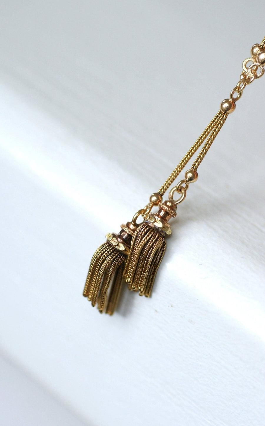 ポンポン付きスリーゴールド・ネックレス - Galerie Pénélope