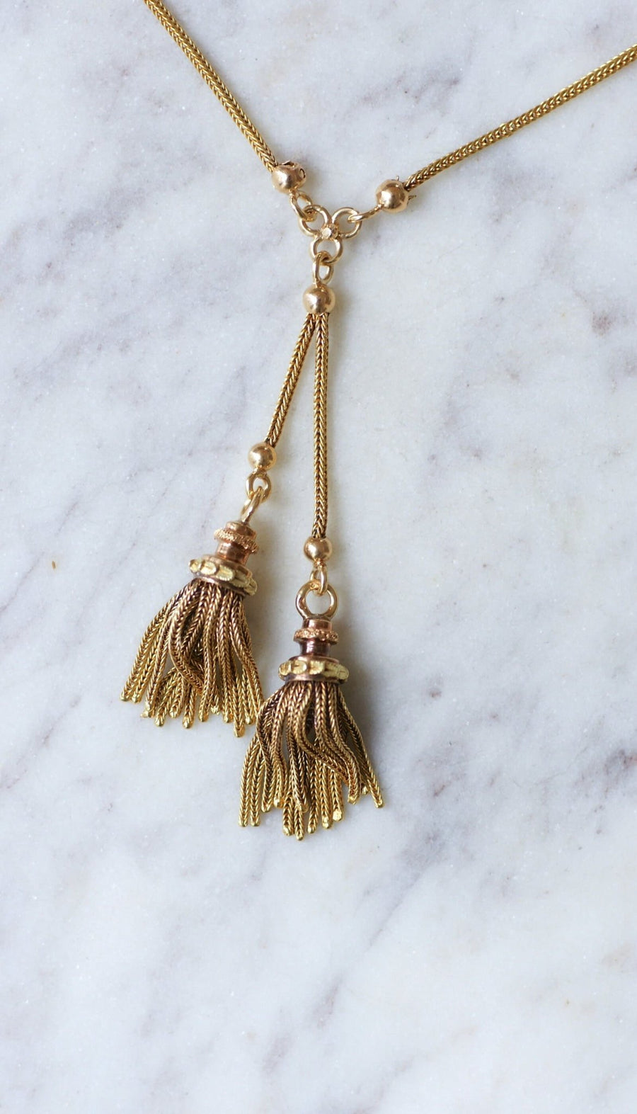 ポンポン付きスリーゴールド・ネックレス - Galerie Pénélope