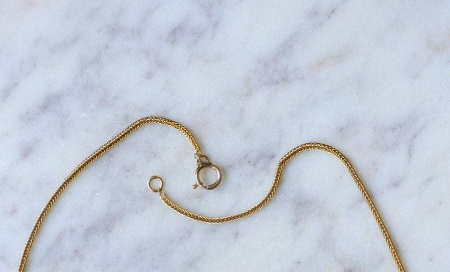 ポンポン付きスリーゴールド・ネックレス - Galerie Pénélope