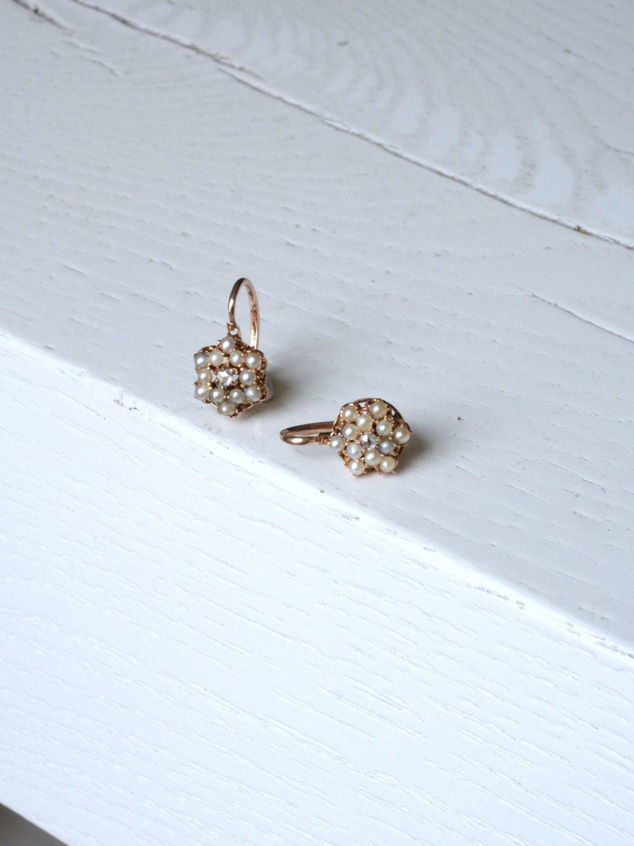 ピンクゴールドのダイヤモンドとパールのスリーパー - Penelope Gallery