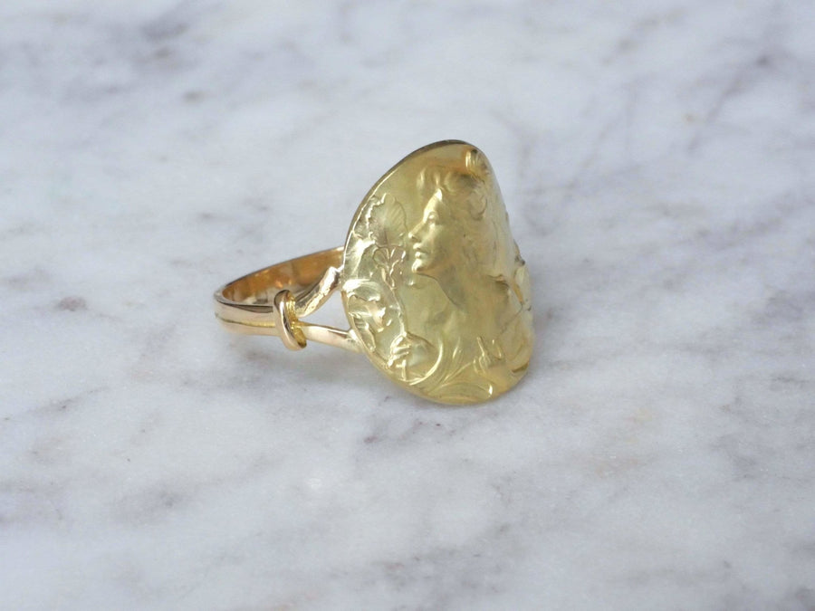 大きなアールヌーボーの女性用プレートリング - Penelope Gallery